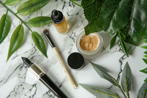 森系美妝產品分類 攝影圖 下載至來源處